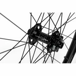 Nukeproof Neutron V2 Front Wheel -Hjuldele Butik Nukeproof Neutron V2 Front Wheel 04
